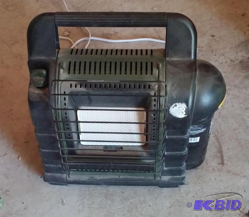 lot 23 image: Portable Heater-Works...