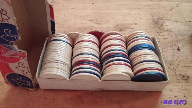 lot 9 image: Set of Vintage Poker Chips...