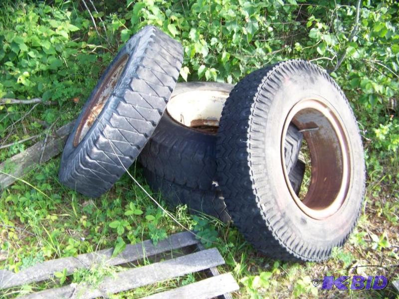 4     9 x 20 Truck tires with rims