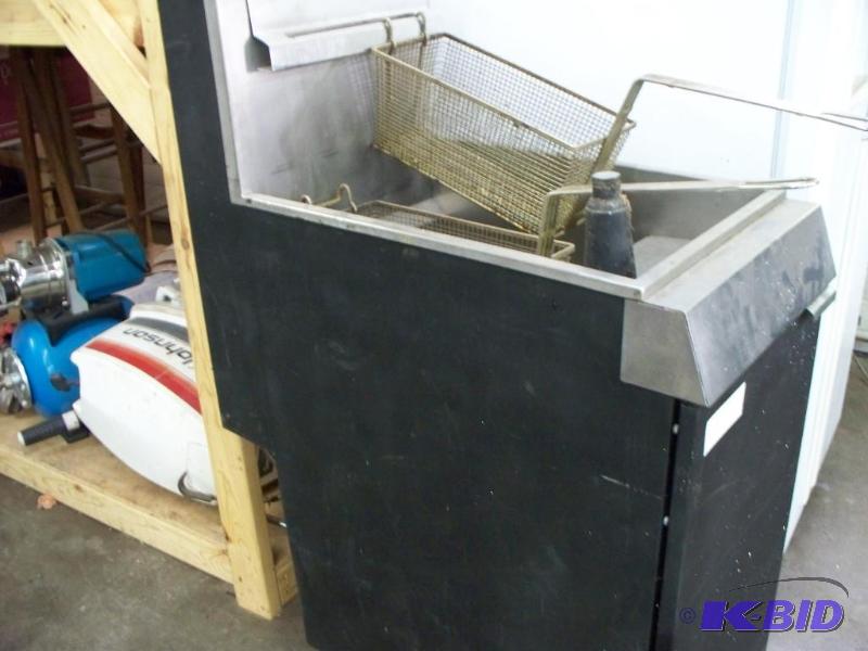 Propane commercial deep fryer worked when tak...