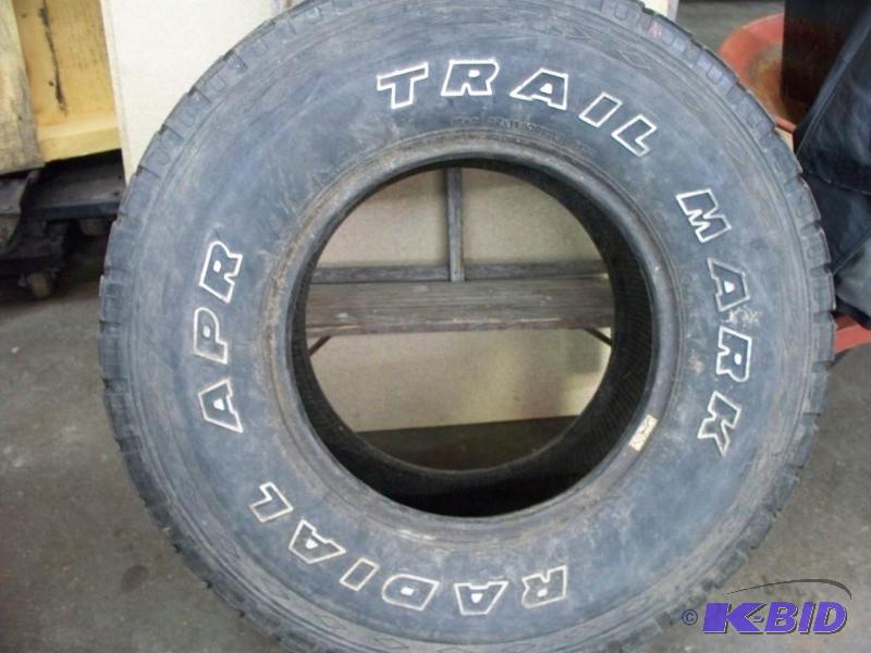 1 tire in good shape Trailmark 32x11.50x15...