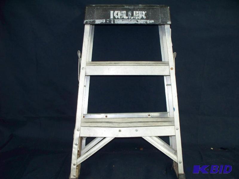 2 ft keller step ladder...