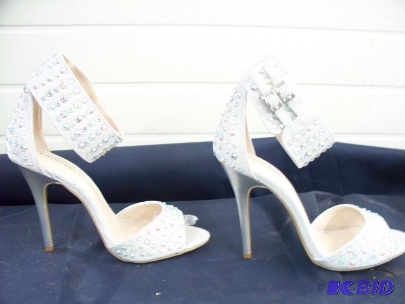 Womens size 7.5 shoes new...