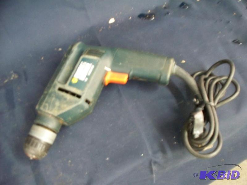 38 BlackDecker VSR drill works...