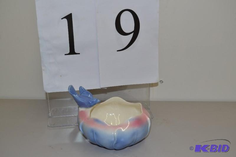 lot 19 image: Royal Copley - bird