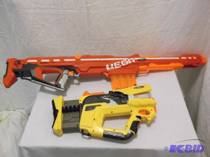 lot 46 image: Lot with 2 NERF guns shoot soft foam bullets ...
