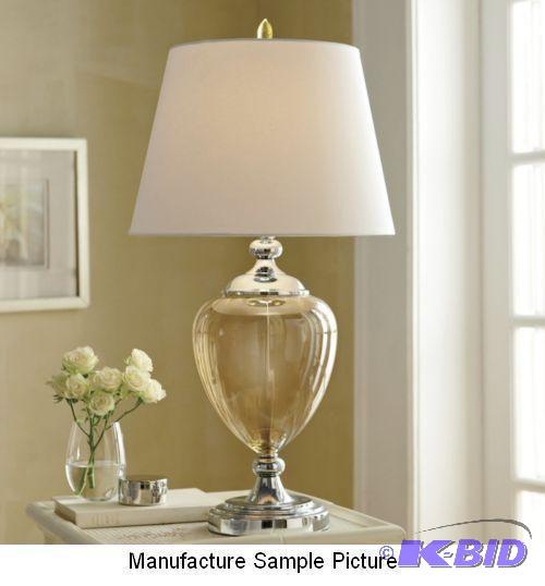 lot 211 image: Clear Table Lamp - This lamp has a gleaming s...