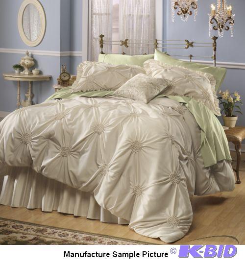lot 86 image: Smocked Comforter Set - Cream color - 88 x 78...