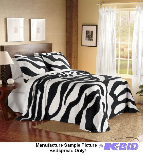 lot 96 image: Kenya Chenille Bedspread -&nbspTheres nothi...