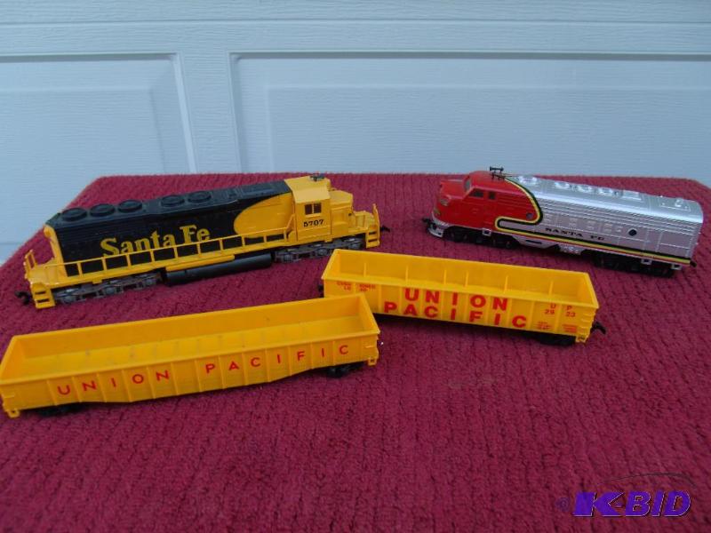 HO Engines and Cars
