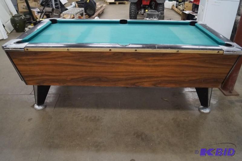 Pool table