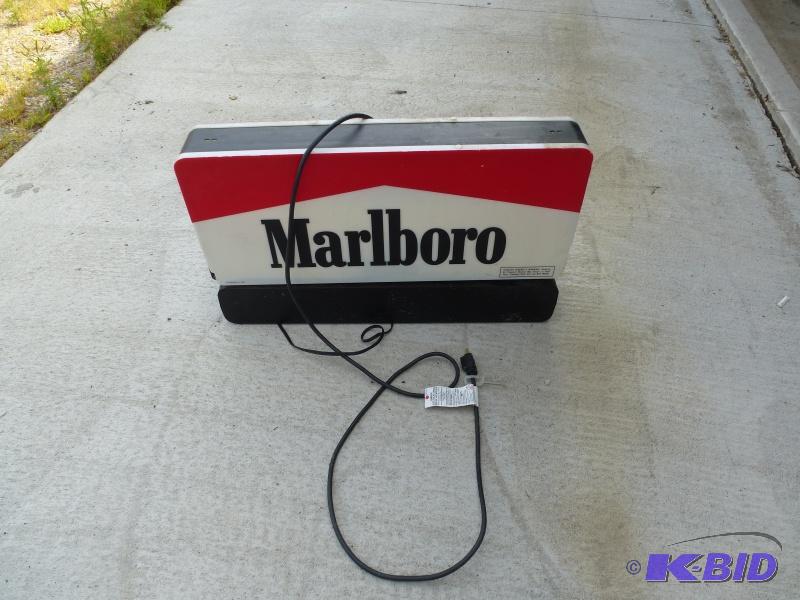 lot 17 image: Marlboro&nbspsign Lighted sign 120V Approxi...