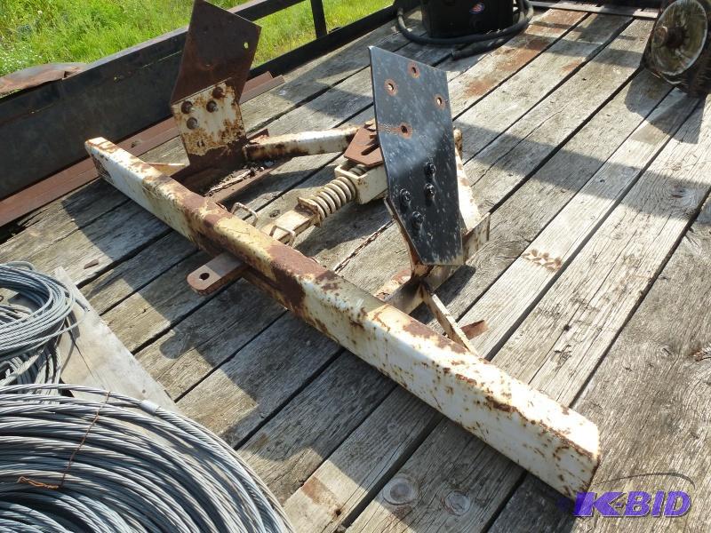 lot 21 image: The Brute Ag hitch Spring loaded hitch syste...