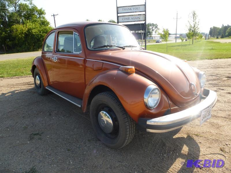 lot 5 image: 1974 Volkswagen Beatle Has 1600 Volkswagen e...