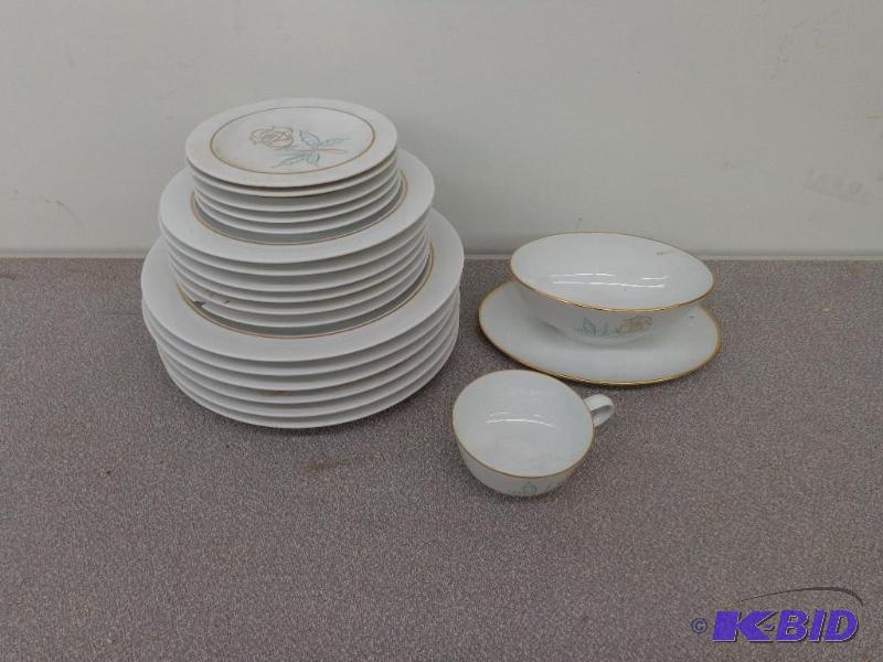 Collection of Large, Medium, and Small Plates...