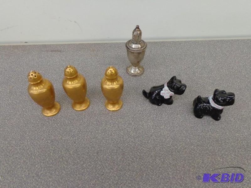 Salt and Pepper Shakers 2&quot Black Dog Set...
