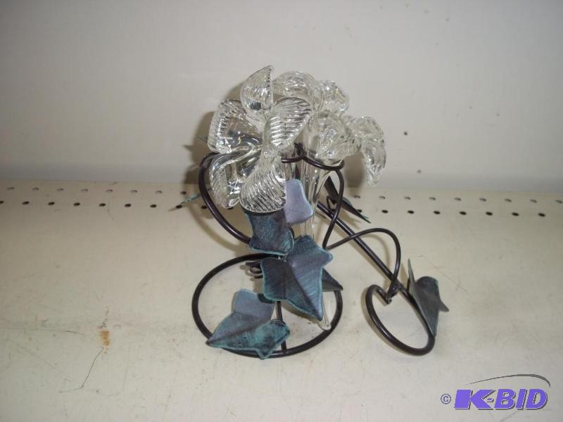 lot 123 image: Rod Iron Decor...