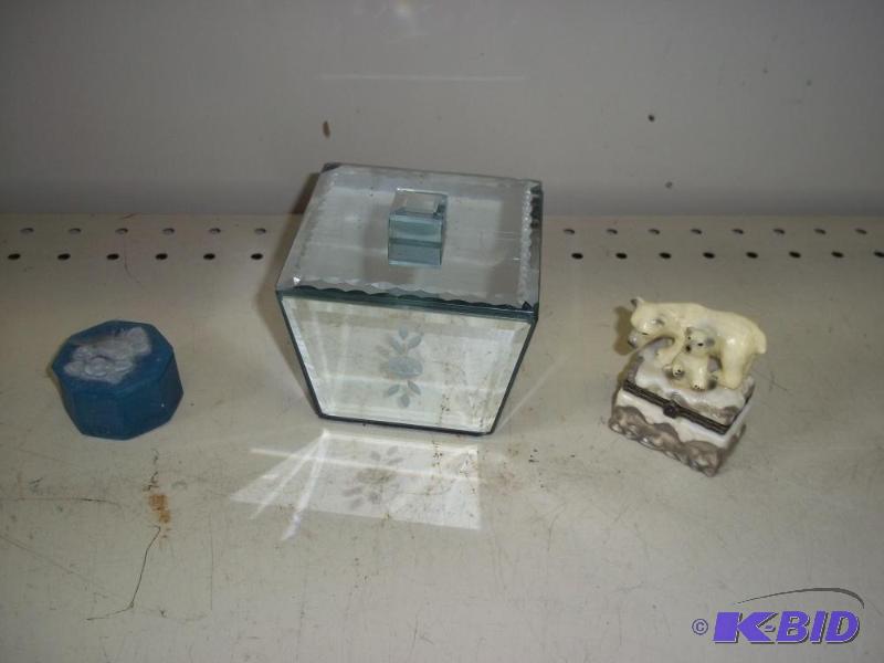 lot 137 image: Misc Decor Boxes...