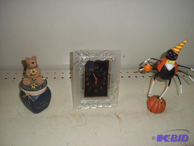lot 138 image: Misc Decor...