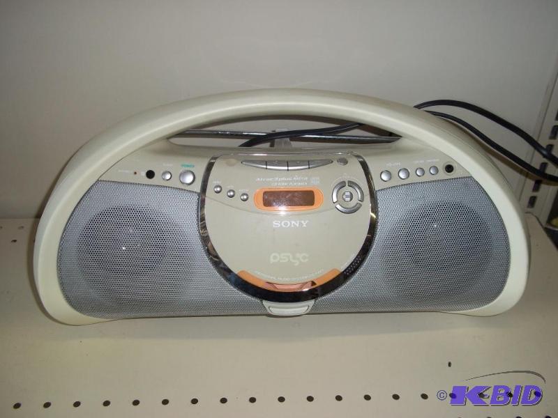 lot 162 image: Boombox...