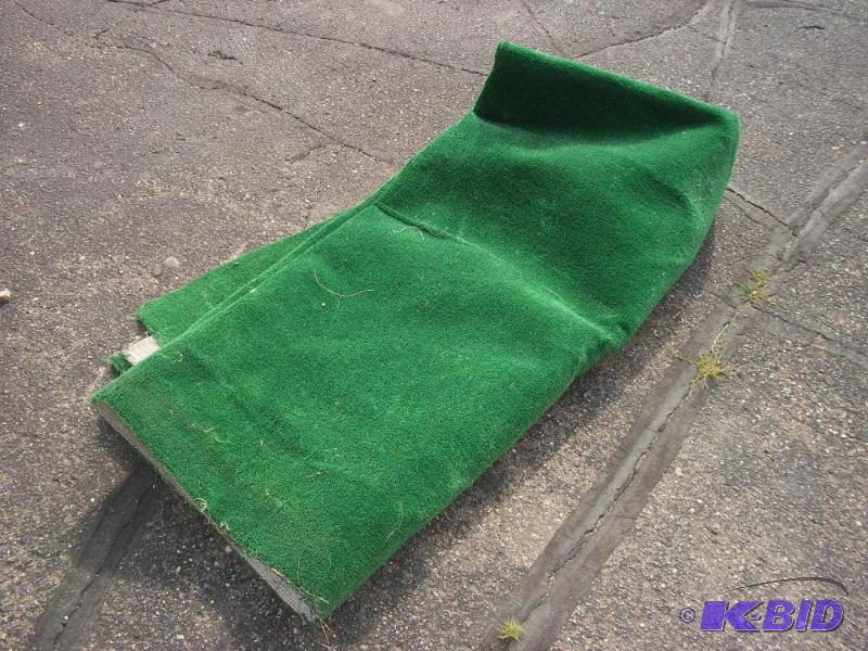 lot 18 image: 7.5 x 8.5 Indoor Outdoor Carpet...