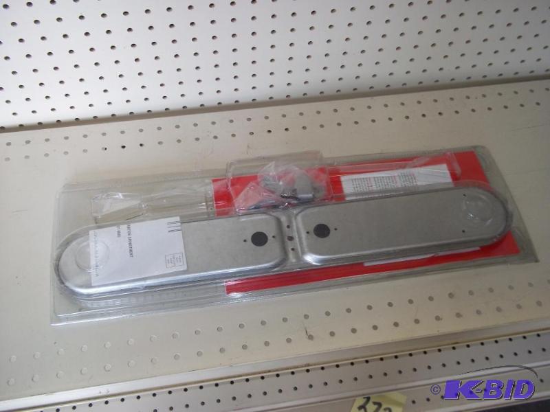 lot 24 image: Universal 22 inch Bar Burner...