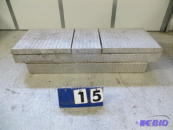 lot 15 image: Tradesman Tuff Box. Bottom measures 51-12&qu...
