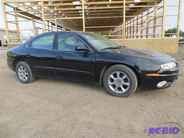 lot 6 image: Year 2001 Make Oldsmobile Model Aurora Veh...
