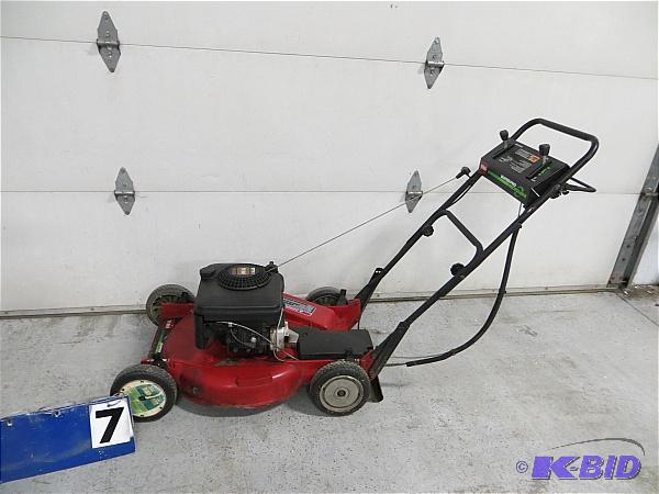 lot 7 image: Toro 21" Super Pro Recyler II Lawn Mower...