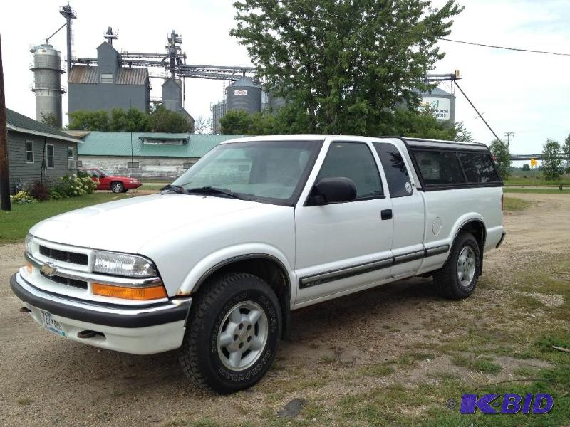 2000 Chevrolet S10 Extended Cab 4X4