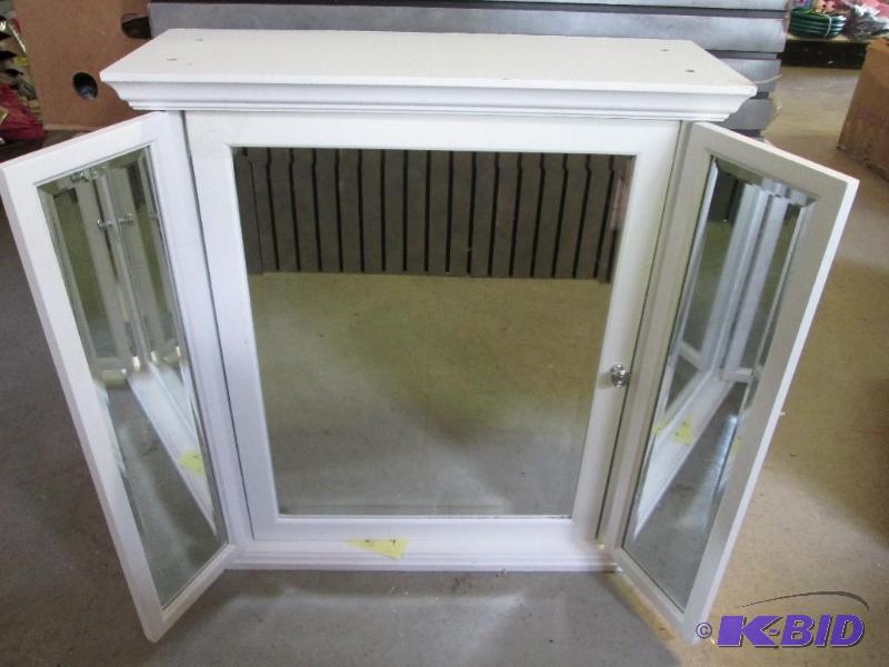 Mirrored bathroom cabinet, new, mirrors on bo...