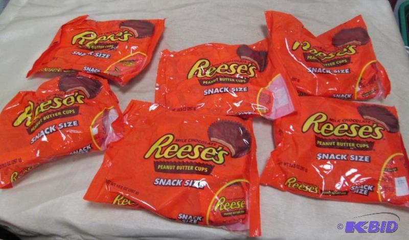 Qty 6 pkg of Snack size Reeses peanut butter...