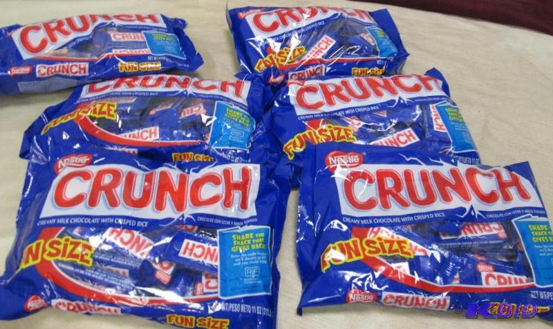 Qty 6 pkg of Fun Size Nestle Crunch size 11 o...