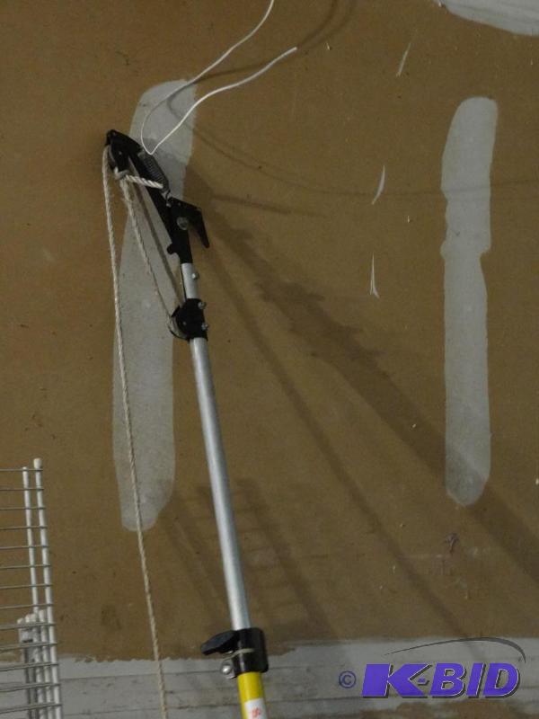 lot 100 image: Exend a Pole Tree Pruner...