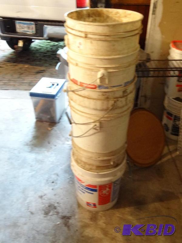 lot 101 image: 6 Buckets. 5 Gal....