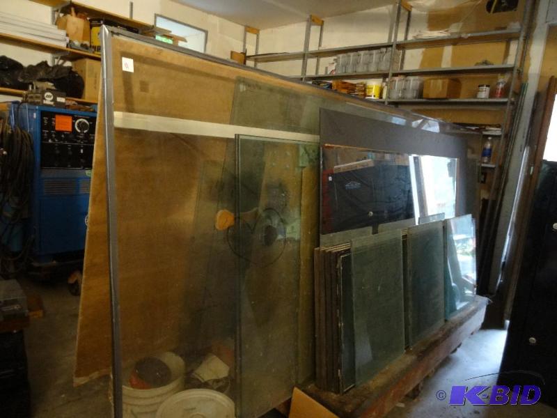 lot 11 image: Large Qty. Of Glass , 58, and  Thick Largest...