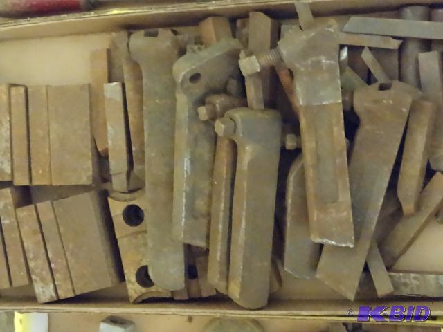 lot 143 image: Flat of misc machine tooling...