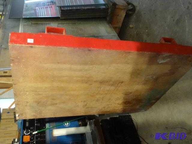 lot 163 image: Fork lift platform. 36 x 54...