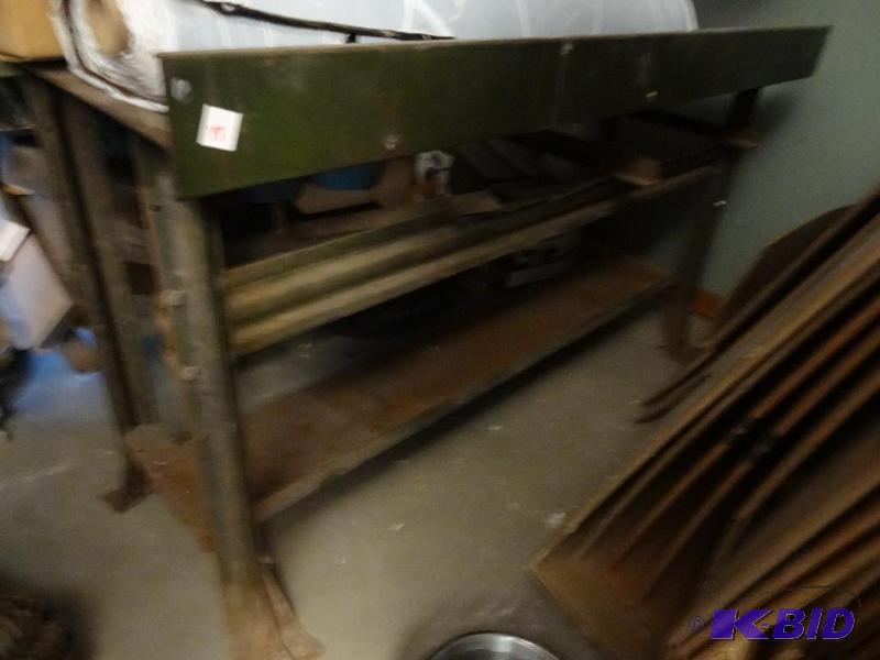 lot 17 image: Metal Work Bench. 60 x 24 x 36...
