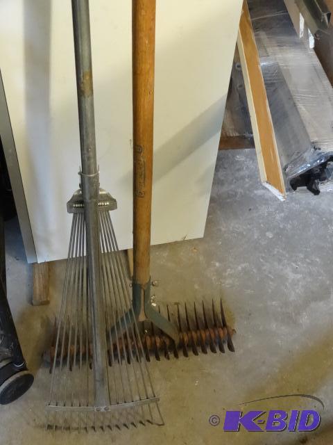 lot 171 image: Expanding lawn rake. Garden rake...