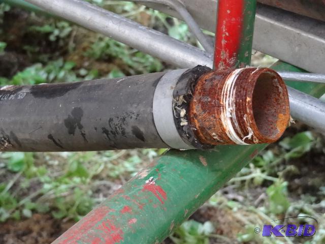 lot 199 image: Black flexible hoses. 15" per hose. 2&qu...