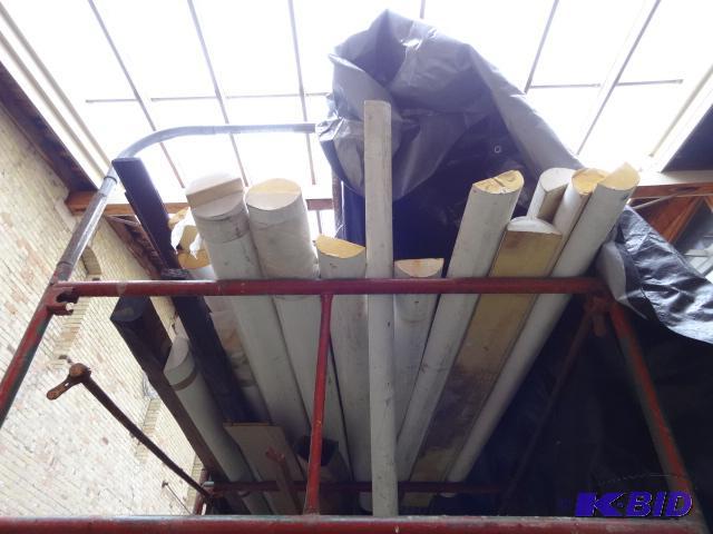 lot 203 image: Fiberglass half rounds for rund sheetrock cor...