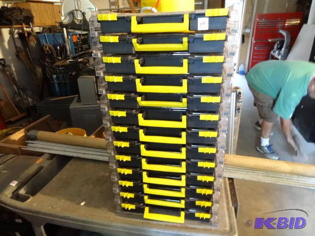 lot 208 image: 13 drawer hardware unit. All drawers have dif...