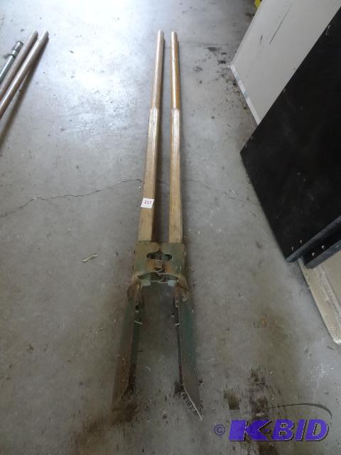 lot 237 image: Clam shell post hole auger...