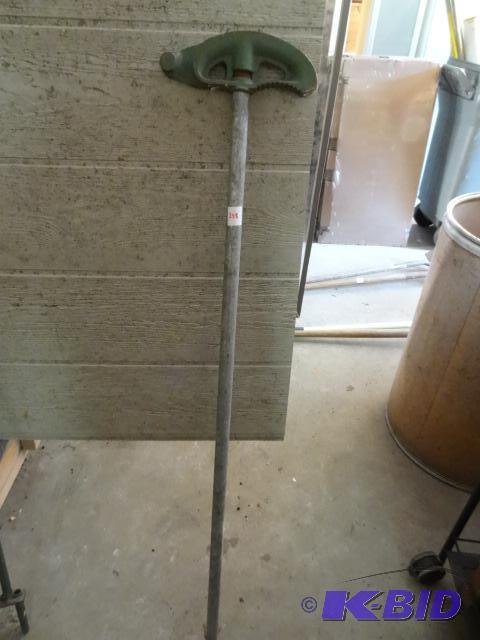 lot 238 image: 34 pipe bender...