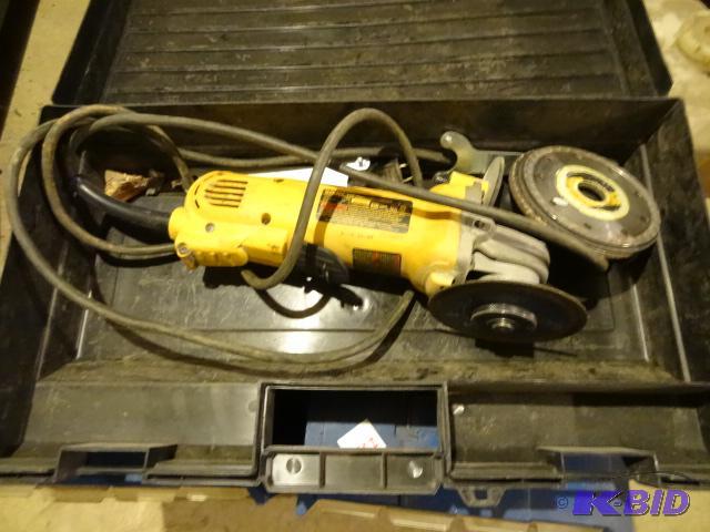 lot 257 image: Dewalt 4 12 angle grinder...