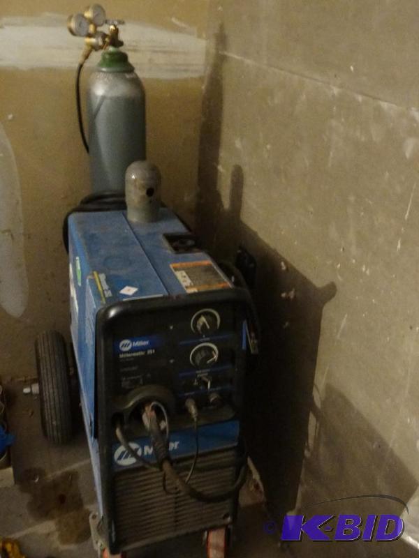 lot 3 image: Miller Miller Matic 251 Wire Feed Welder. 220...