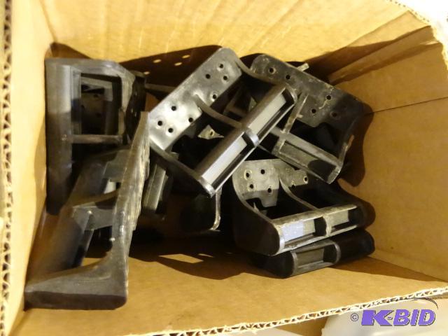 lot 302 image: Plastic Grab Handles. Qty. 16...