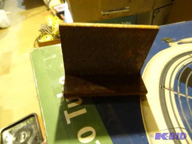 lot 327 image: I Beam Metal Pieces 2 12 x 2 12 x 3 12...
