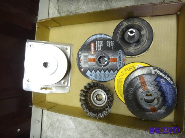 lot 39 image: 4 12 grinding wheels and cut off discs. 3 1...